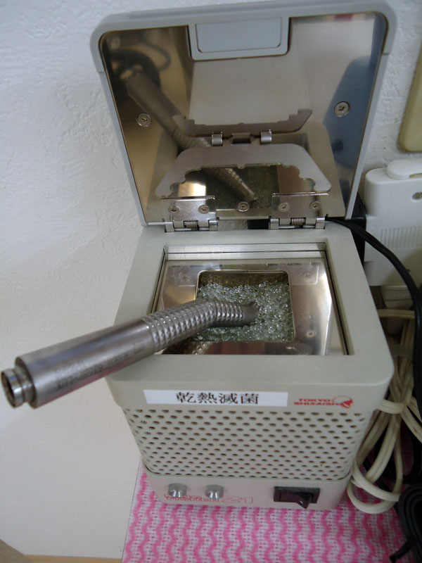 各タービン(切削器具)の乾熱滅菌処理